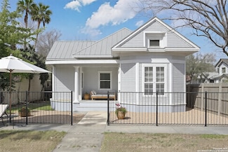 1615 N Pine St, San Antonio, TX 78208