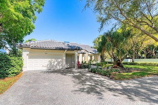 70 Bristol Dr, Boynton Beach, FL 33436