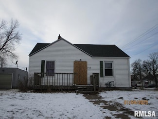 2100 West Ct, Clinton, IA 52732