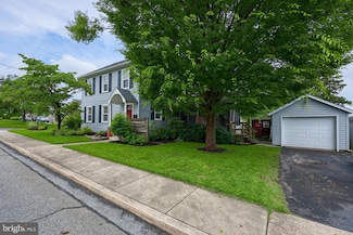 47 Union Ave, New Holland, PA 17557