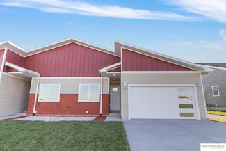 3109 W Laux Dr, Hastings, NE 68901