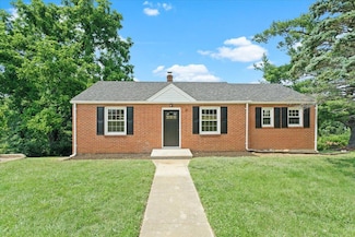 21 Upland Dr, Salem, VA 24153