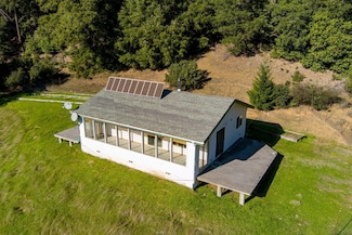 7300 Doody Ridge Rd, Garberville, CA 95542