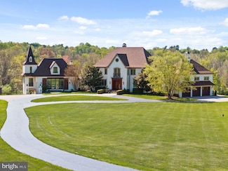 925 Drovers Ln, Chester Springs, PA 19425