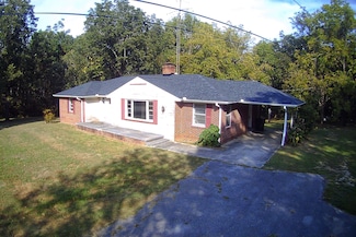 5470 Frankfort Rd, Tuscumbia, AL 35674