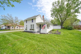 826 N Locust St, Adrian, MI 49221
