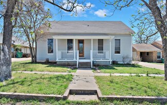 718 W 3rd St, Mc Gregor, TX 76657