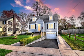 233 Park St, Stratford, CT 06614