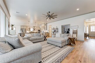 14381 White Falls Ln, Edmond, OK 73025