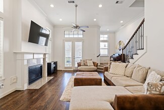 1427 Shearn St, Houston, TX 77007