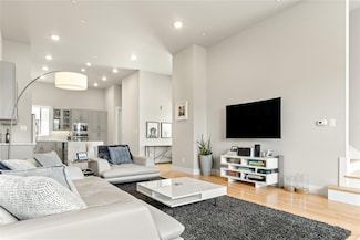 3816 Roseland Ave Unit B100, Dallas, TX 75204