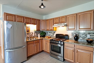 48 Manchester St Unit 1, Lawrence, MA 01841