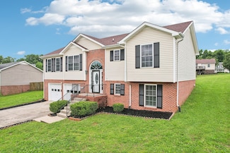 2617 Green Briar Dr, Clarksville, TN 37040