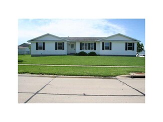 518 Boulder Dr, Center Point, IA 52213