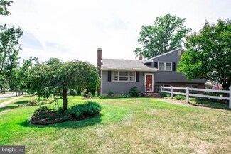 71 Pleasant Valley Dr, West Deptford, NJ 08096