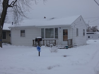 135 S Quincy Ave, Bradley, IL 60915