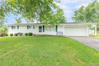 457 Maple Dr, Bethalto, IL 62010