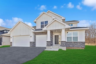 2704 Aspen Dr, Shakopee, MN 55379