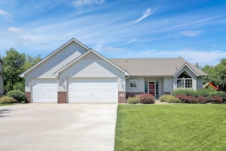 10386 Kali Ave NE, Albertville, MN 55301