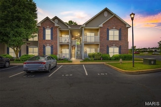6401 Brookfield Court Dr Unit 105, Saint Louis, MO 63129