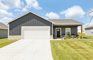 2914 E Highridge St, Park City, KS 67219