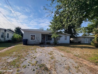 1405 W 13th St, Panama City, FL 32401
