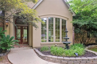 216 Secluded Oaks Ln, Madisonville, LA 70447