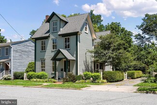 202 Calvert St, Chestertown, MD 21620