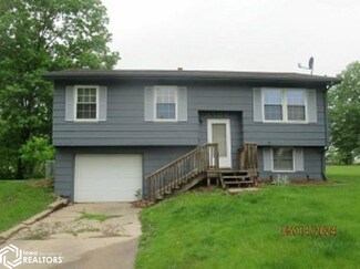 1500 Southview Cir, Fairfield, IA 52556