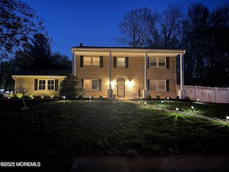 40 Sandburg Dr, Morganville, NJ 07751