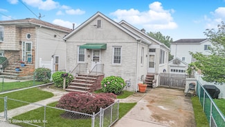 34 Tioga St, Staten Island, NY 10301