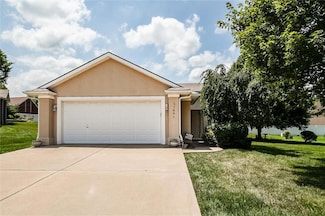 7801 N Cherry St, Kansas City, MO 64118
