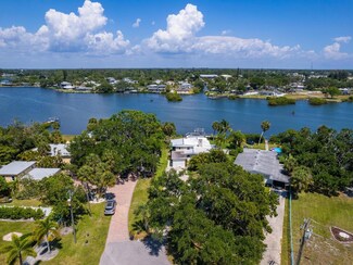 120 Magnolia Ave, Nokomis, FL 34275