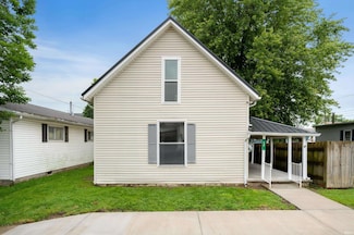 32 W Main St, Redkey, IN 47373