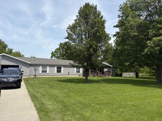 8202 Oklahoma Ct, Merrillville, IN 46410