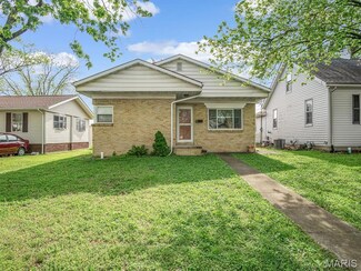 422 Washington St, Red Bud, IL 62278