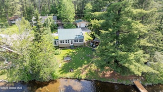 31 W Shore Dr, Voorheesville, NY 12186