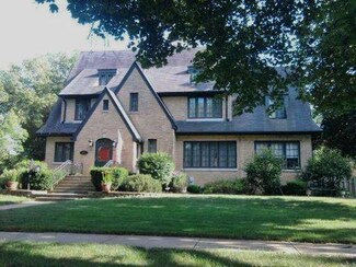 1218 W Downer Place, Aurora, IL 60506
