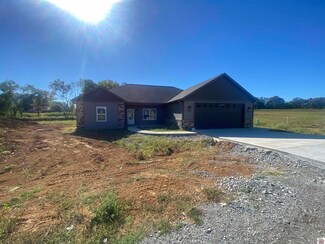 32 Fieldstone Cir, Cadiz, KY 42211