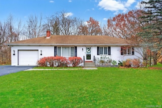 31 Reservoir Rd, Wallkill, NY 12589