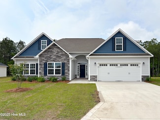 473 Pebble Shore Dr, Sneads Ferry, NC 28460