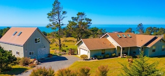 46570 Iversen Rd, Gualala, CA 95445