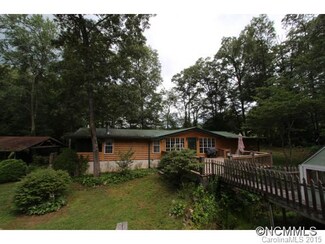 100 No Spin Ln, Penrose, NC 28766
