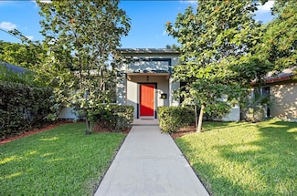 325 NE 34th St, Oakland Park, FL 33334