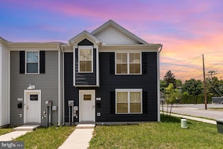 652 N College St, Carlisle, PA 17013