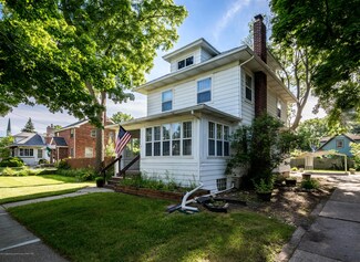 220 Marshall St, Lansing, MI 48912