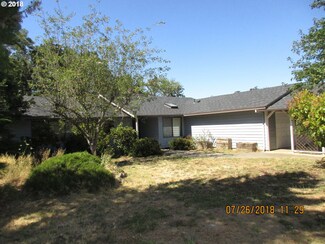 272 Rivershore Dr, Roseburg, OR 97470