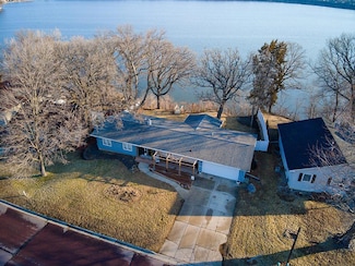 983 Shoreacres Dr, Fairmont, MN 56031