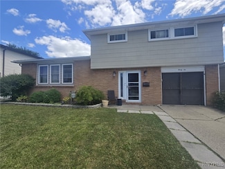 36 Angela Ln, Buffalo, NY 14225