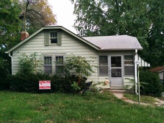 621 S Lake Dr, Independence, MO 64053